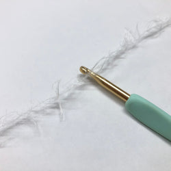 もったいない糸:1034　 ナイロンフェザーヤーン 6　約200g(1200m）