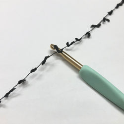 もったいない糸:1032　   ナイロンスラリットモール　約150g(750m）