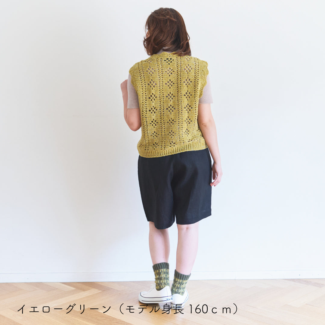 sawada itto：サワダイット-moo-お花模様の透かし編みベスト