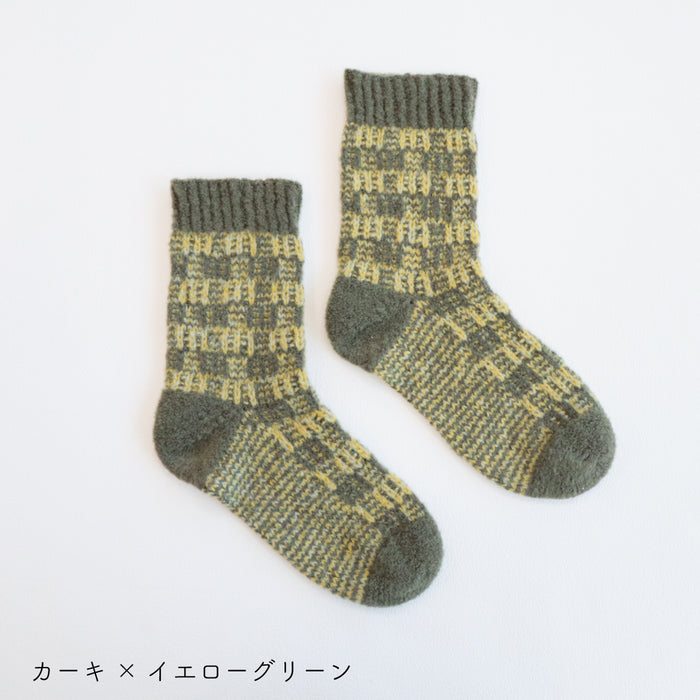 カーキ×イエローグリーン