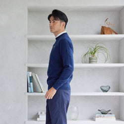 PERFECT TAN｜《SALE》カシミヤクルーネック刺繍プルオーバー〈MENS〉
