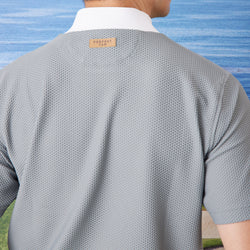 PERFECT TAN｜《SALE》モックネック衿ロゴプルオーバー〈MENS〉